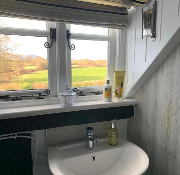 酒店 The Rag House