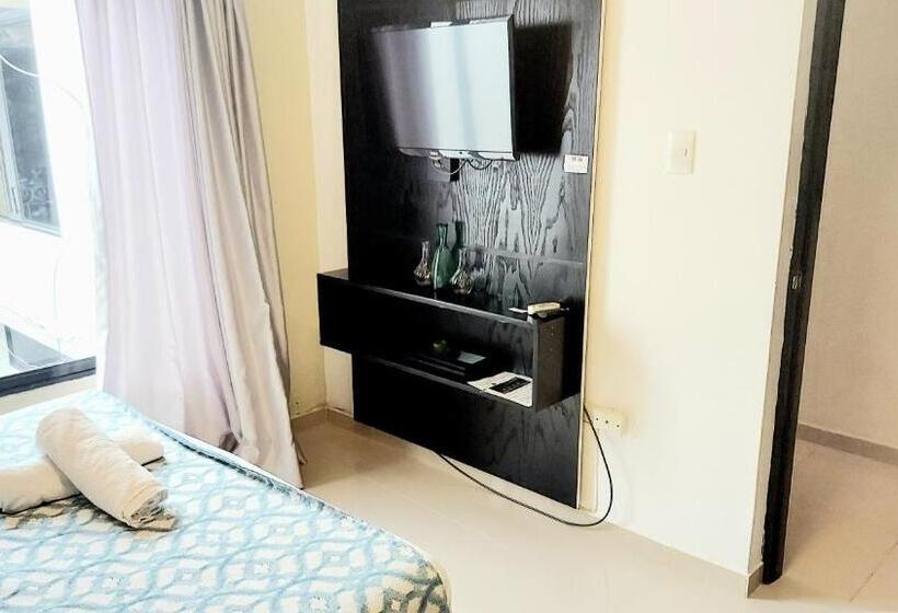 هتل Tau Casa Reyes