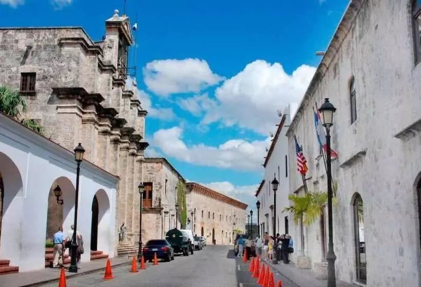 هتل Tau Casa Reyes