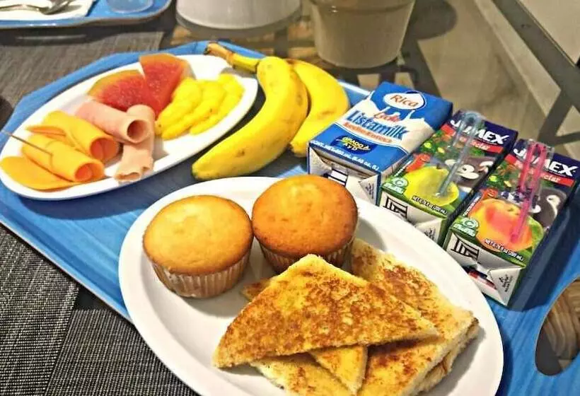 هتل Tau Casa Reyes