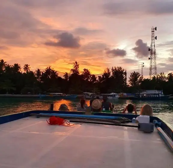 هتل Thoddoo Retreat Grand