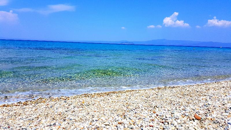 Bungalow White Apartments And Suites