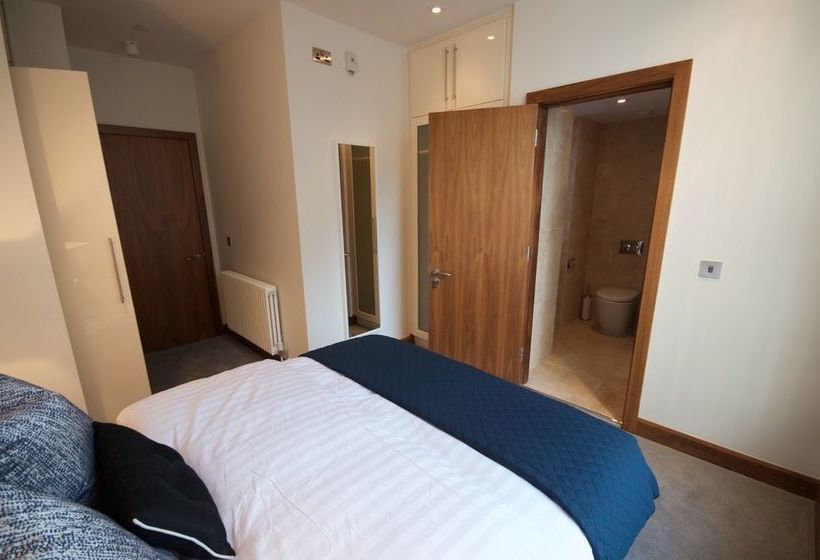 Fleet Street Apartment