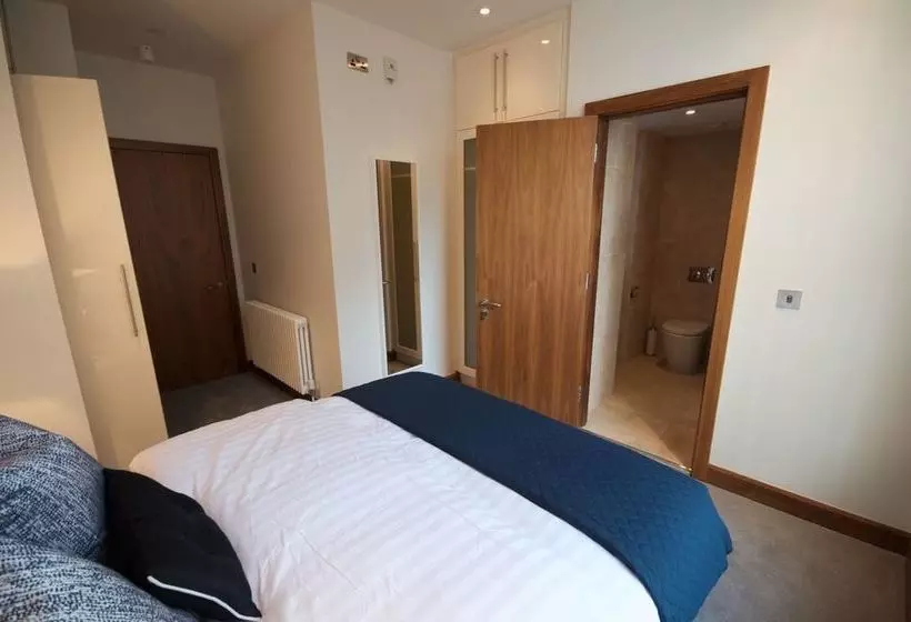 Fleet Street Apartment