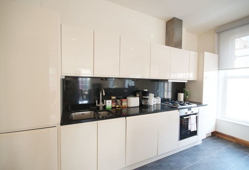 Fleet Street Apartment