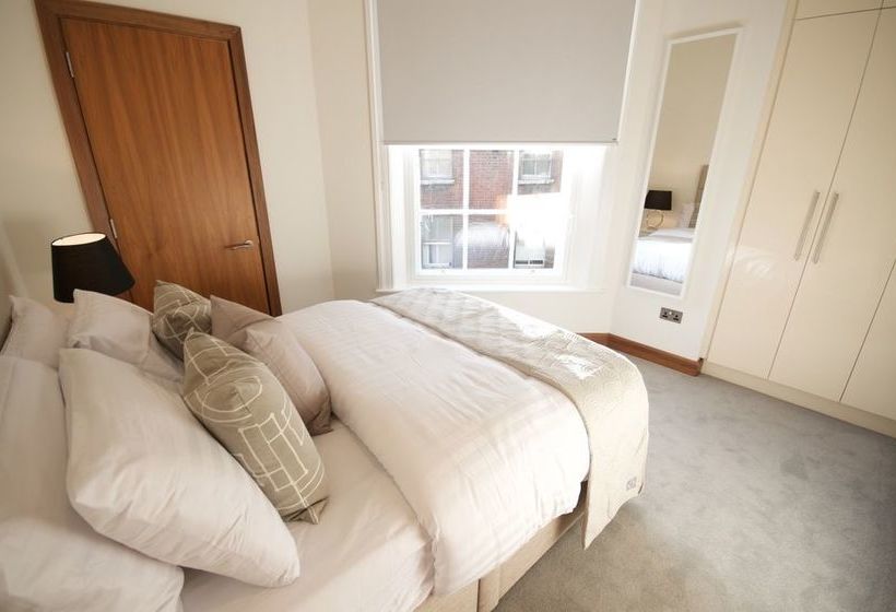 Fleet Street Apartment