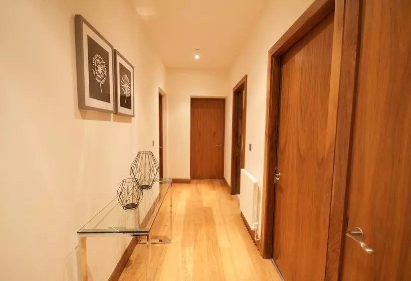 Fleet Street Apartment