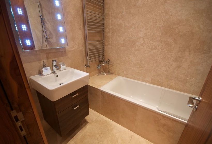 Fleet Street Apartment