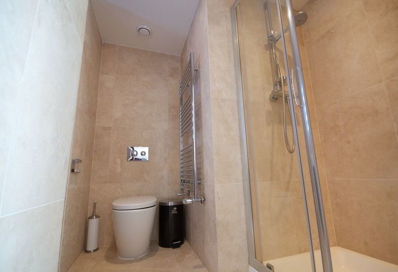 Fleet Street Apartment