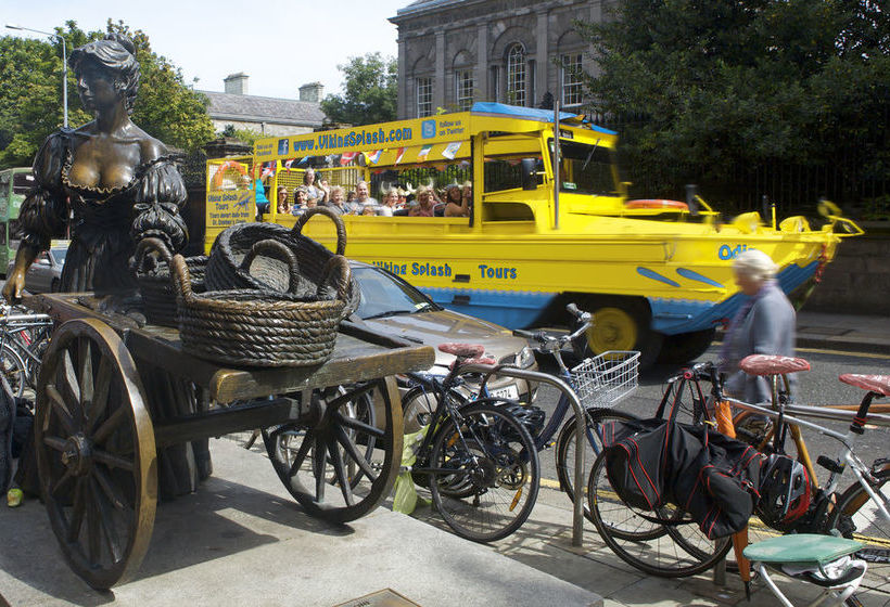 Fleet Street Apartment