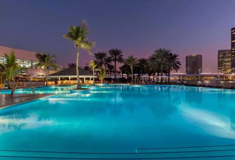 ホテル Beach Rotana Residences