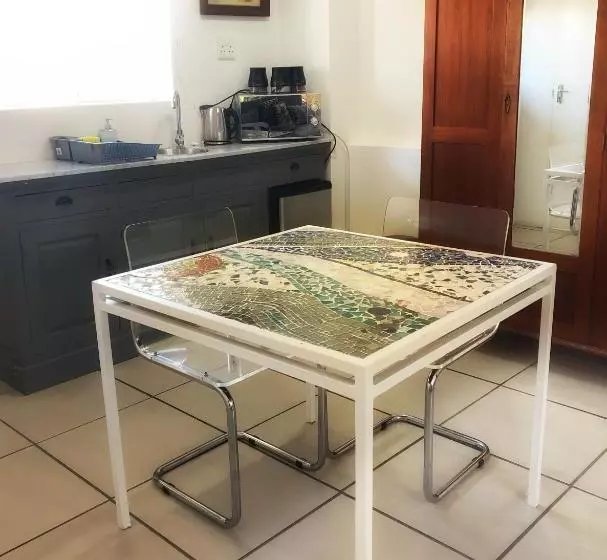 Hotelli Black Horse Accommodation