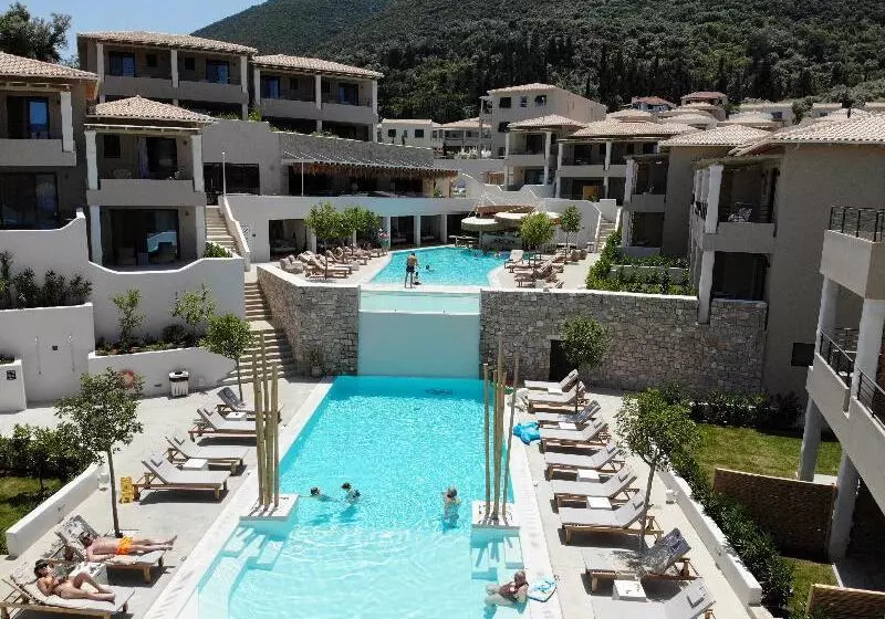 Hotelli Crystal Waters