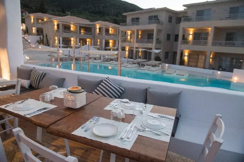 Hotelli Crystal Waters