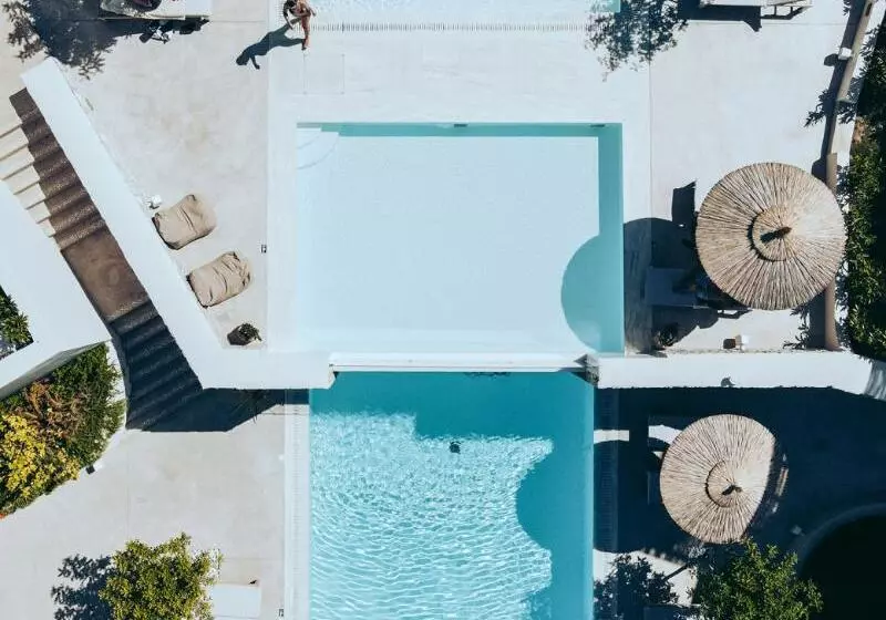 Hotelli Crystal Waters