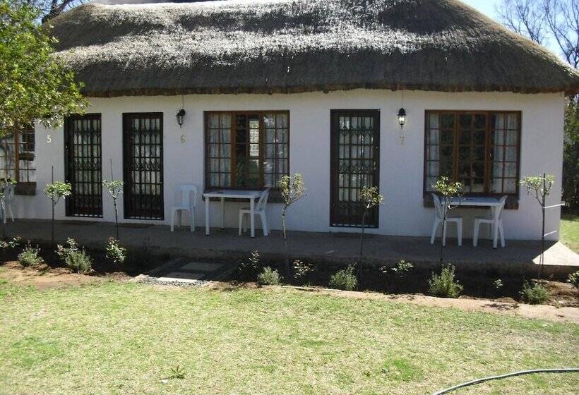 בית מלון כפרי Emtonjeni Country Lodge