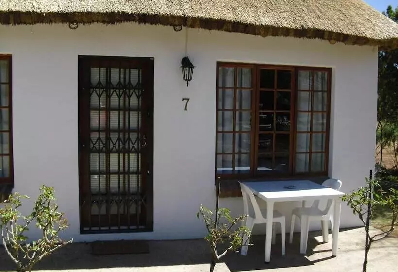 ホテル Emtonjeni Country Lodge