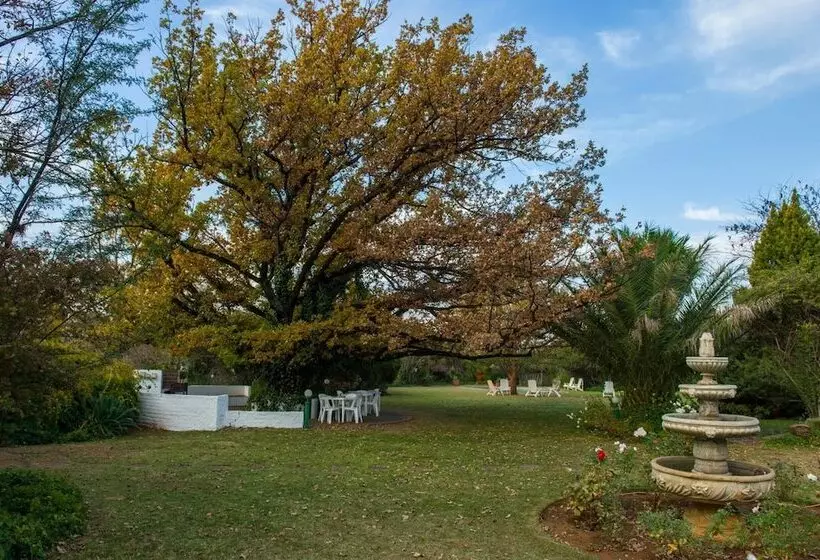 ホテル Emtonjeni Country Lodge