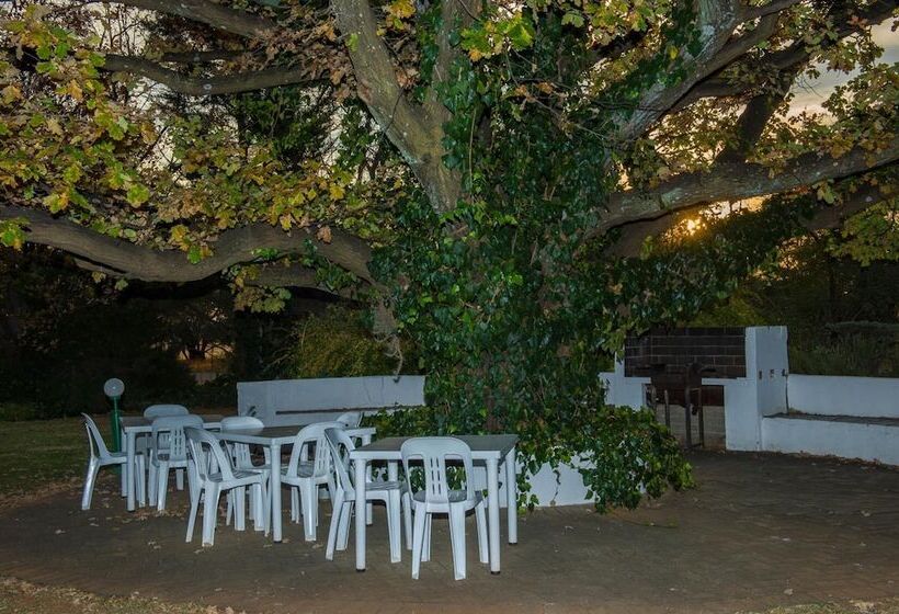 בית מלון כפרי Emtonjeni Country Lodge