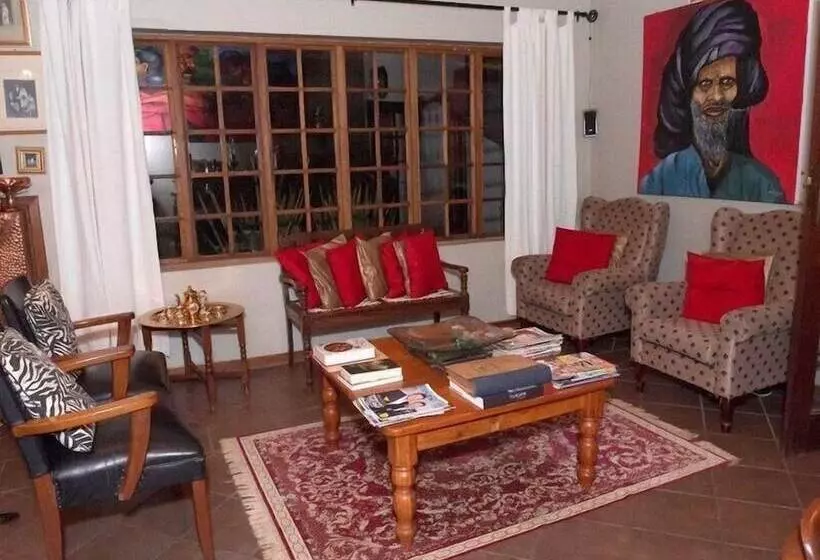 ホテル Emtonjeni Country Lodge