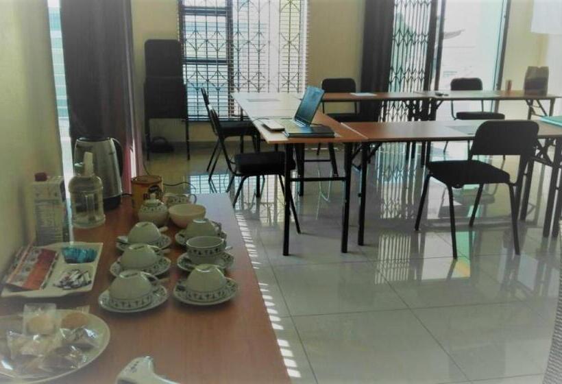 Отель Estoby Executive Guest House