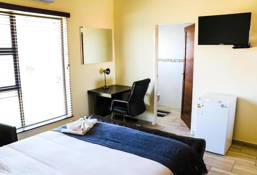 Отель Estoby Executive Guest House