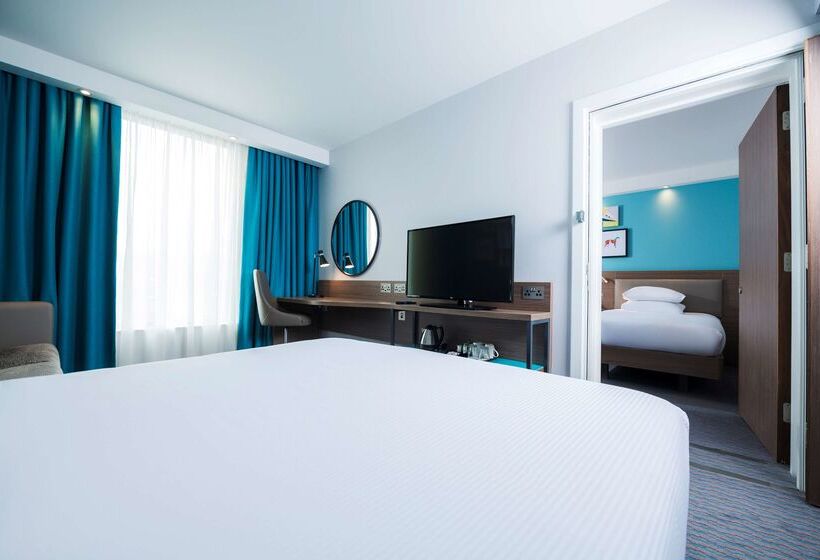 בית מלון כפרי Hampton By Hilton Belfast City Centre