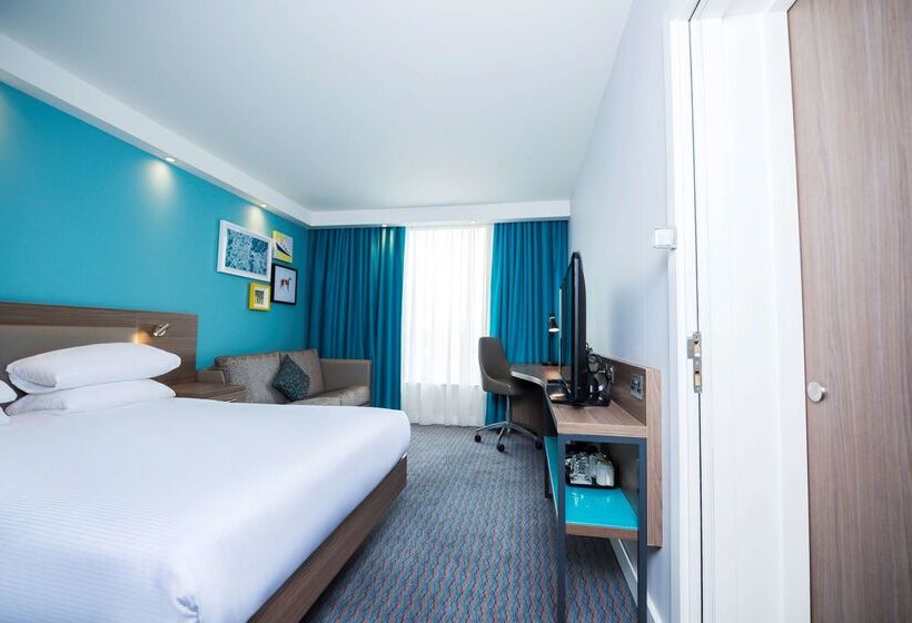 בית מלון כפרי Hampton By Hilton Belfast City Centre