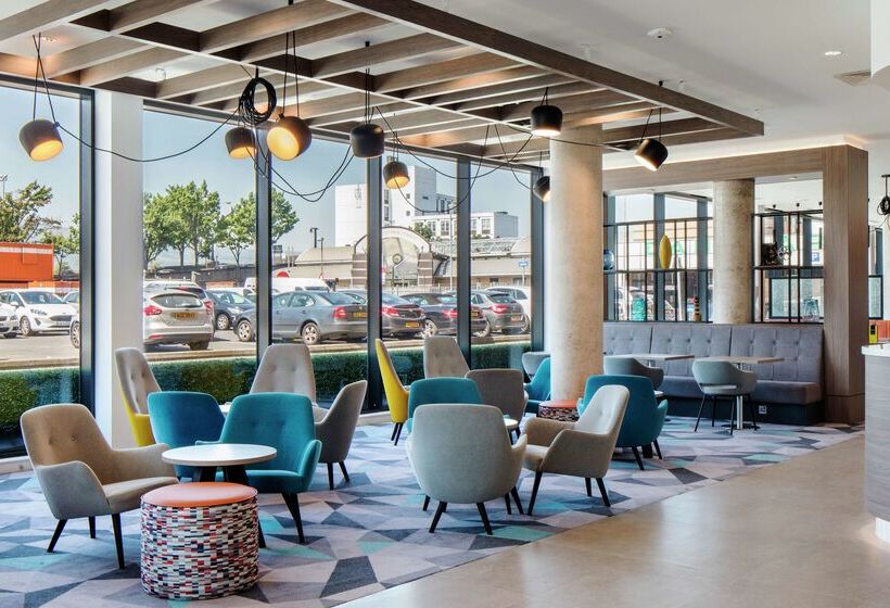 בית מלון כפרי Hampton By Hilton Belfast City Centre