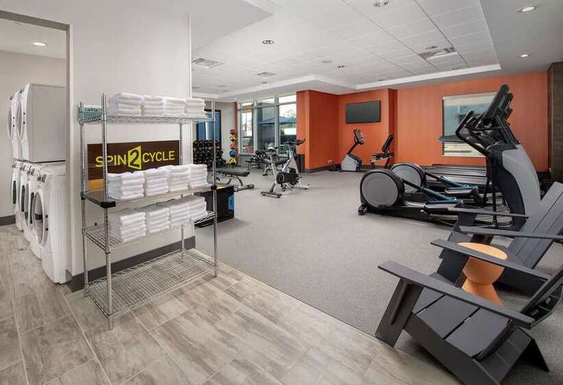 هتل Home2 Suites By Hilton Charlottesville Downtown