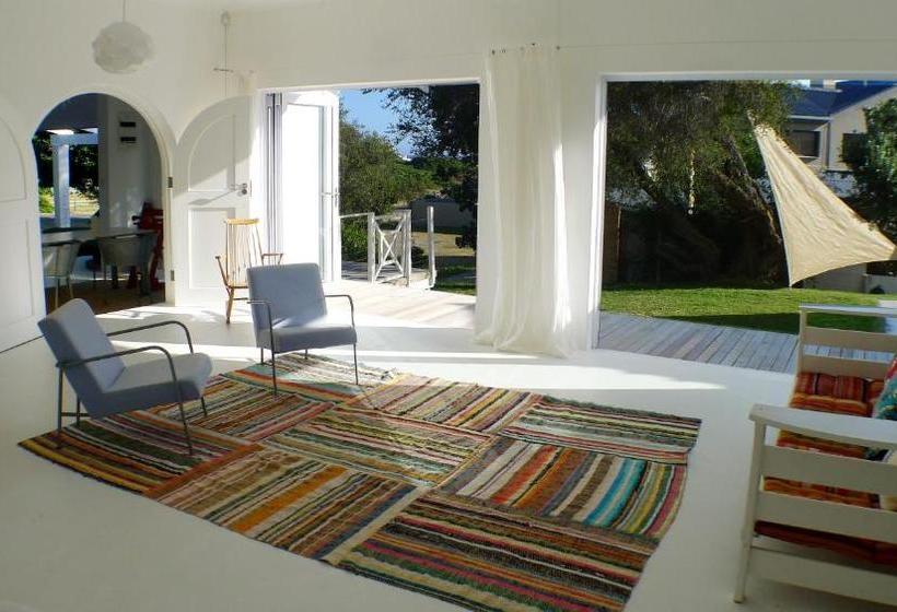 בית מלון כפרי Pashasha Beach House