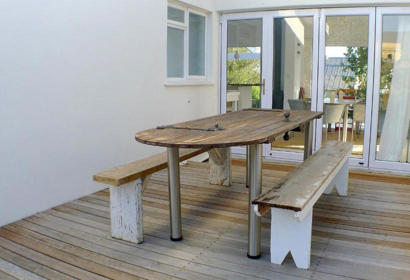 בית מלון כפרי Pashasha Beach House