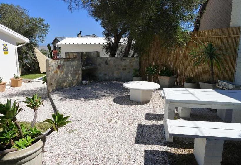 בית מלון כפרי Pashasha Beach House