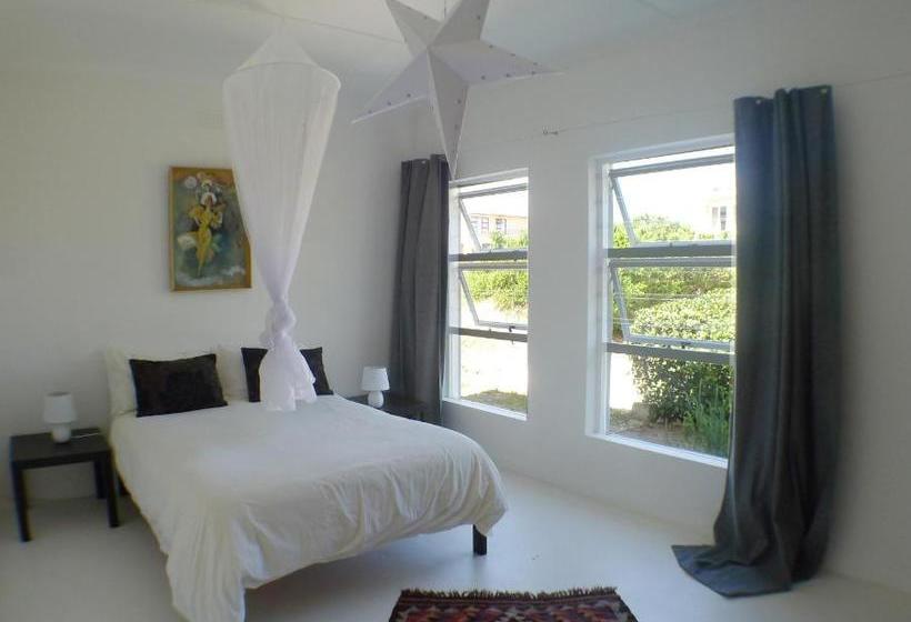 בית מלון כפרי Pashasha Beach House