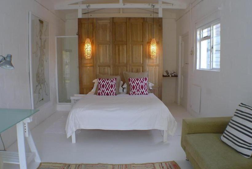 בית מלון כפרי Pashasha Beach House