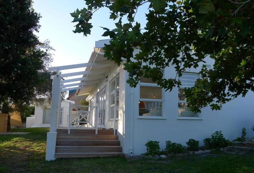 בית מלון כפרי Pashasha Beach House