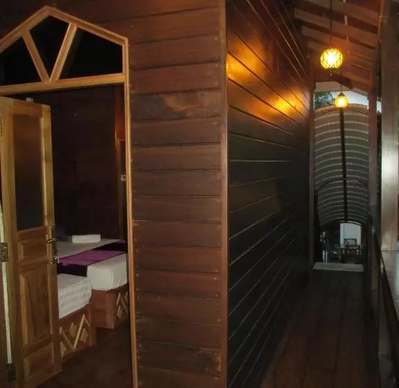 هتل Yala River Face Inn