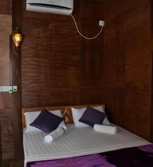 فندق Yala River Face Inn