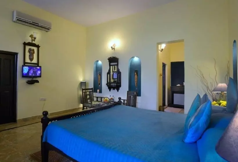 ホテル Tiger S Den Resort Bandhavgarh