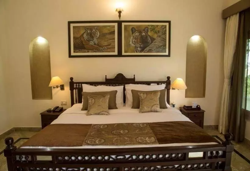 ホテル Tiger S Den Resort Bandhavgarh
