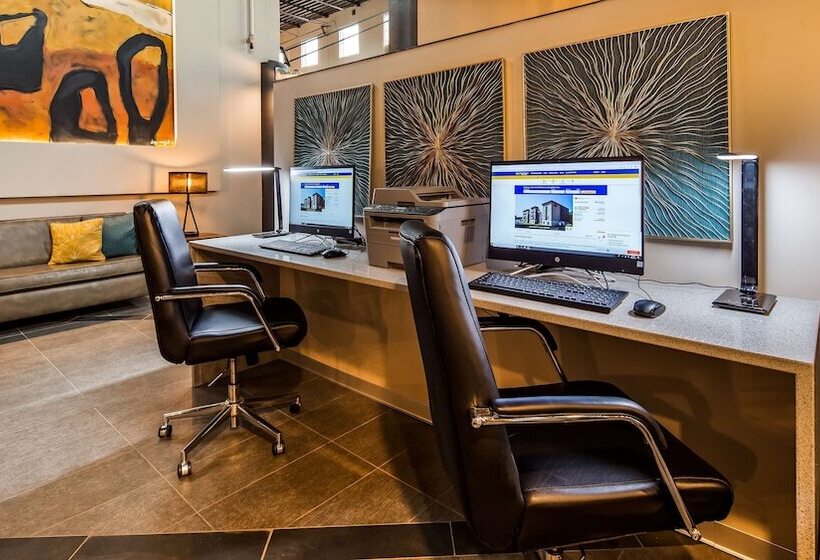 فندق Best Western Premier Ankeny