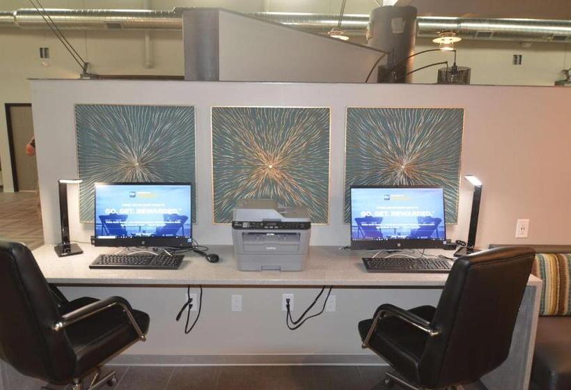 فندق Best Western Premier Ankeny