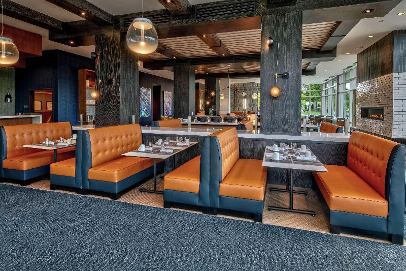 בית מלון כפרי Hilton Franklin Cool Springs