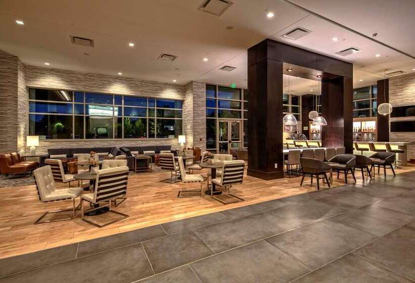 בית מלון כפרי Hilton Franklin Cool Springs