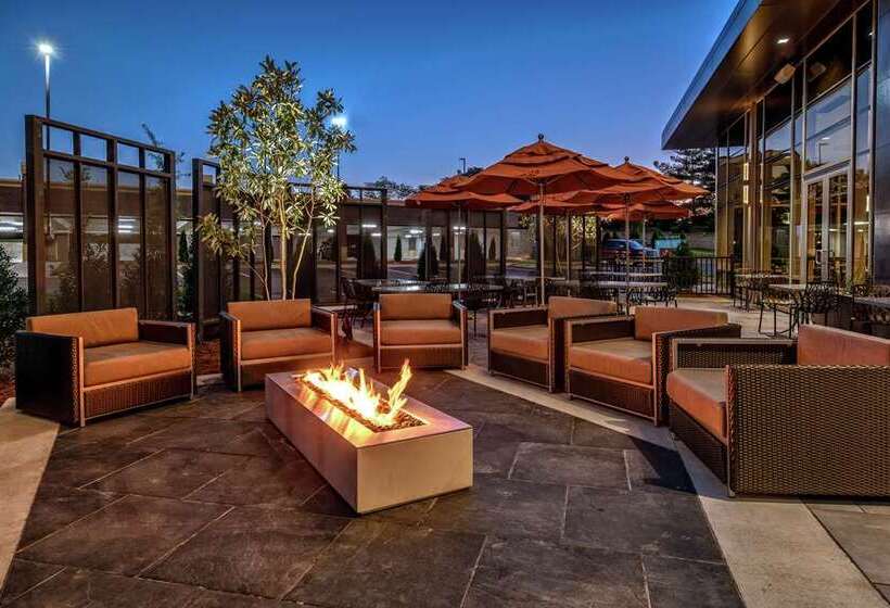 בית מלון כפרי Hilton Franklin Cool Springs