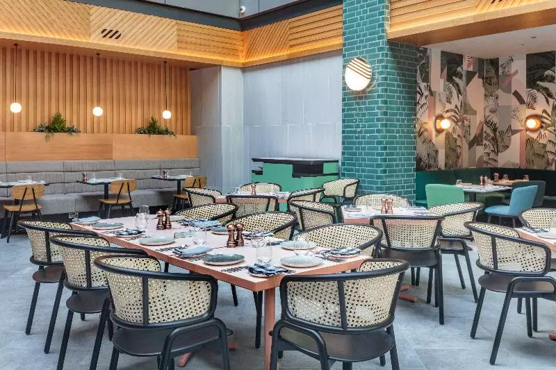 Hotelli Holiday Inn London Heathrow   Bath Road, An Ihg