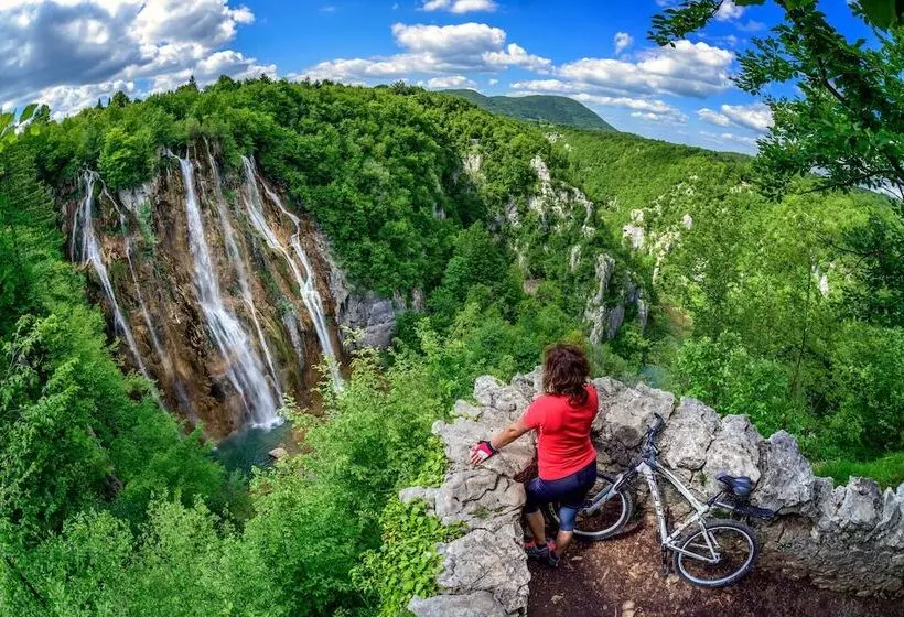 Hotelli Fenomen Plitvice Resort