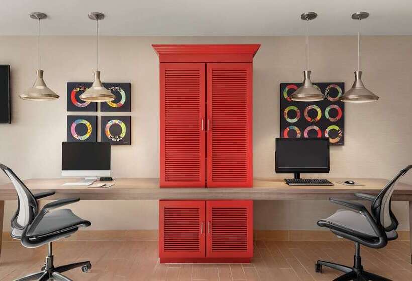 Отель Home2 Suites By Hilton Woodbridge Potomac Mills