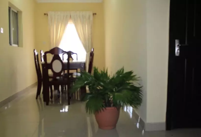 هتل The Habitat Suites & Apartments