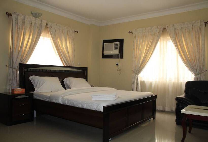 هتل The Habitat Suites & Apartments